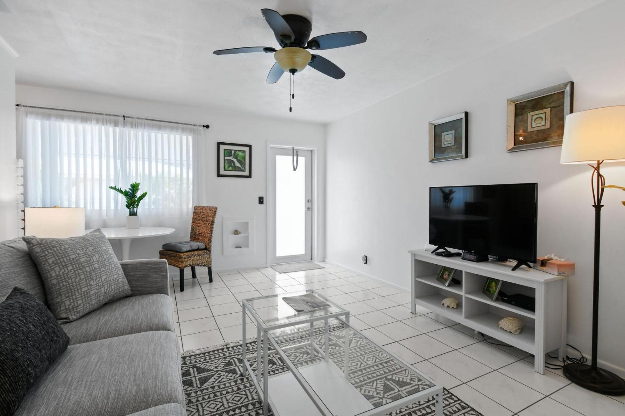 Sunshine Shores Boutique Apartments بالم بيتش شورز المظهر الخارجي الصورة