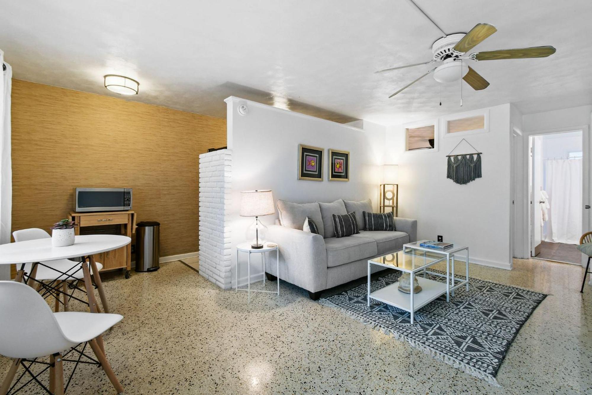 Sunshine Shores Boutique Apartments بالم بيتش شورز المظهر الخارجي الصورة